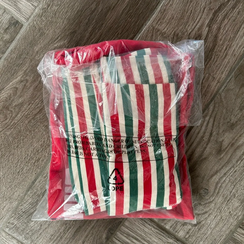 ❌SOLD❌  Duluth Trading Co. | Women’s Long Sleeve Christmas Pattern Pajama Set - Picture 2 of 10